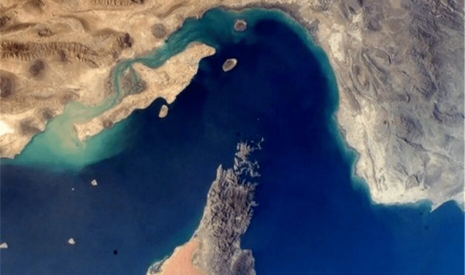 تمرکز معامله‌گران روی تنگه هرمز