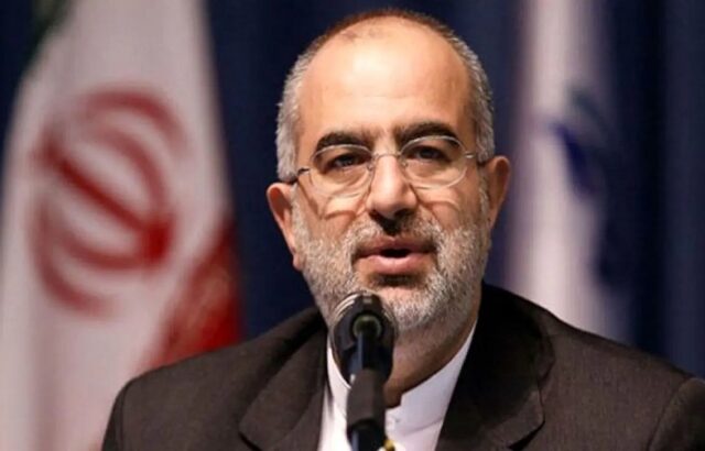 توییت معنادار آشنا درباره انقلاب سفید و ۱۸ دی