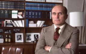 رابرت دووال، بازیگر اسکاری «پدرخوانده» و «اینک آخرالزمان»، در ۹۵ سالگی درگذشت رابرت دووال، بازیگر اسکاری