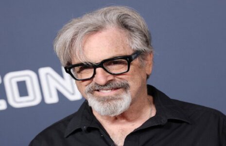 رابرت کارادین، در ۷۱ سالگی خودکشی کرد