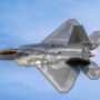 مانور جنگنده F-22 رپتور آمریکا؛ هواپیمایی که صادر نمی‌شود