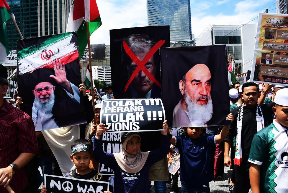 دیدنی های امروز؛ از جنگ منطقه ای تا روز قدس تجمع در مقابل سفارت آمریکا در شهر کوالالامپور