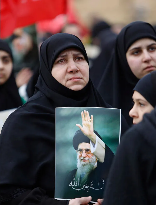 دیدنی های امروز؛ پس لرزه های جهانی یک جنگ منطقه ای گردهمایی بزرگ لبنانی ها در شهر بیروت