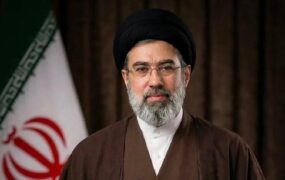 آیت‌الله سید مجتبی خامنه‌ای رهبر جمهوری اسلامی ایران شد