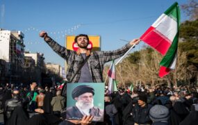 تجمع سوگواران رهبر شهید انقلاب در میدان انقلاب تهران