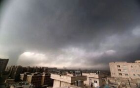 دوده مخازن نفتی از آسمان تهران در حال تخلیه است