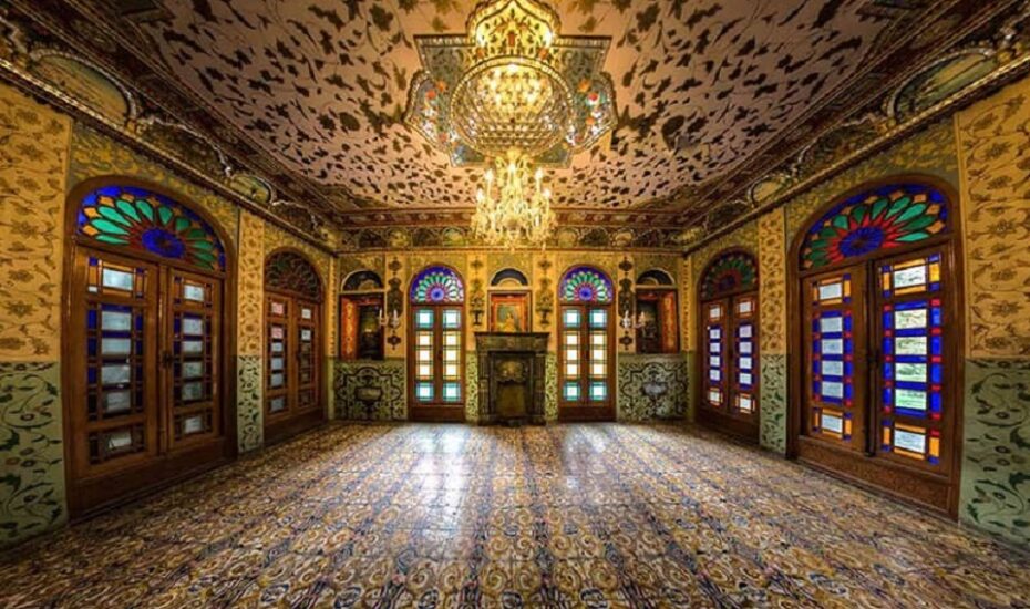 کاخ گلستان در حمله هوایی آسیب دید