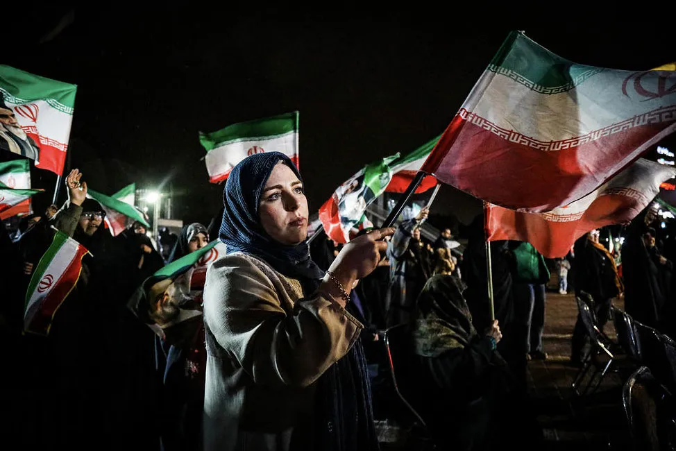 دیدنی های امروز؛ از اجتماعات شبانه ایران تا خسارات جنگ در لبنان تداوم اجتماعات شبانه مردم در میادین اصلی شهرهای ایران
