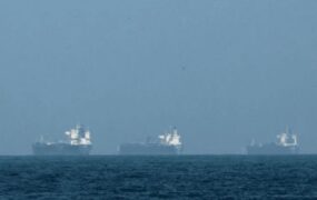 بحران تنگه هرمز به دلالان برق در چین رسید / لغو قراردادهای بلندمدت برق در پی افزایش قیمت سوخت بحران تنگه هرمز به دلالان برق در چین رسید