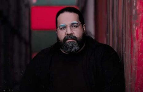 رضا صادقی برای کودکان میناب خواند