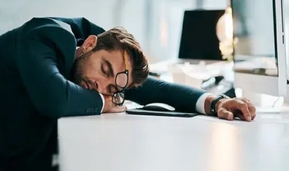 چرا بدون کار فیزیکی هم خسته‌ایم؟
