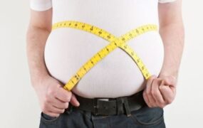 چگونه چربی شکم را آب کنیم؟