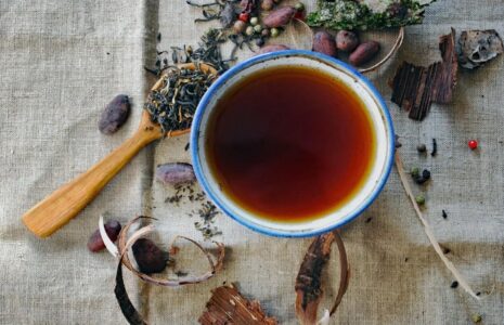 ۶ چای مفید برای سلامت کبد