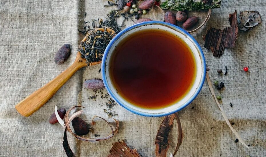 ۶ چای مفید برای سلامت کبد