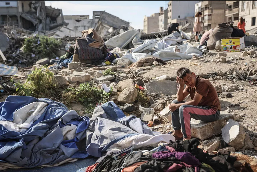 نوجوان فلسطینی پس از حمله شبانه ارتش اسرائیل 