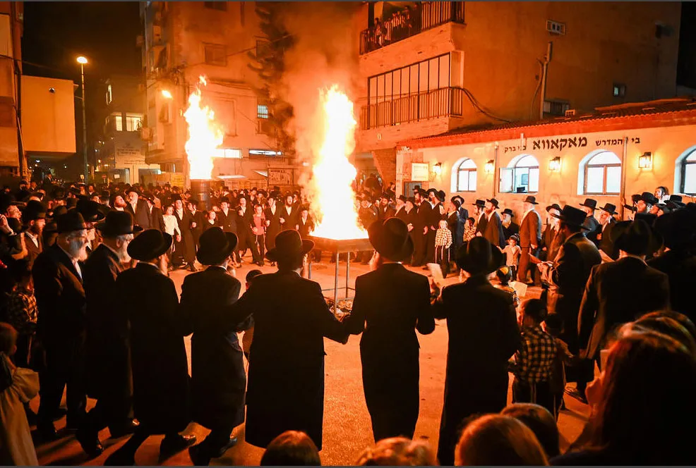 دیدنی های امروز؛ از اعتراض فعال صلح آمریکایی به جنگ علیه ایران تا نفتکش های ناوگان سایه روسیه جشن آیینی " لاگ باعومر" یهودیان ارتدوکس