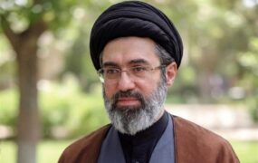 دستور رهبر انقلاب درباره اورانیوم غنی سازی شده آیت+الله+سیدمجتبی+خامنه+ای