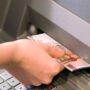 چرا برخی بانکها پول نقد ندارند؟ بانک