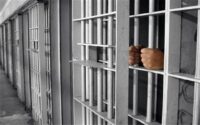 زندانیان کنترل یکی از بازداشتگاه‌ها را به دست گرفتند