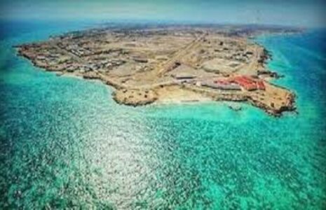 سرریز نفت در خارگ صحت ندارد و دریا سالم است