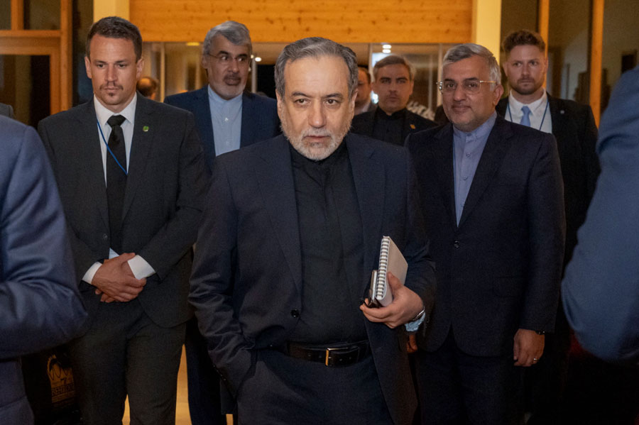 دیدنی های امروز؛ از انقلاب تابستانی تا مذاکرات چهارجانبه در سوئیس مذاکرات چهارجانبه بین ایران و آمریکا و میانجیان قطری و پاکستانی