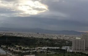 آسمان تهران در یک‌شنبه و دوشنبه/ وزش باد شدید، گردوخاک و کاهش دما