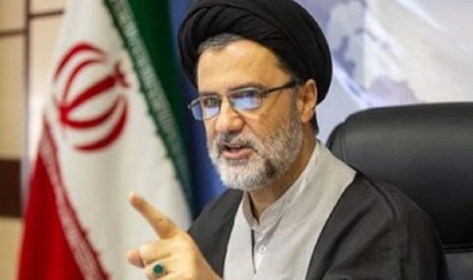 برکناری مدیرکل پس از افشای نامه‌های محرمانه رهبری توسط نبویان در تلویزیون