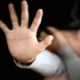 حبس دو دختربچه در توالت توسط نامادری