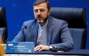 غریب‌آبادی: عبور ایمن در تنگه هرمز بدون هماهنگی با ایران تضمین نمی‌شود