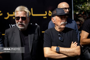 بدرقه و خاکسپاری اکبر عبدی