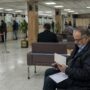 سود می‌گیریم و فقیرتر می‌شویم