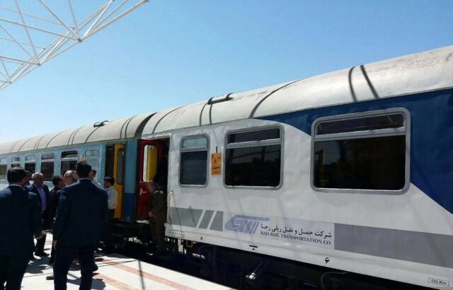 ظرفیت قطارهای تهران- قم و برعکس ۲ برابر شد