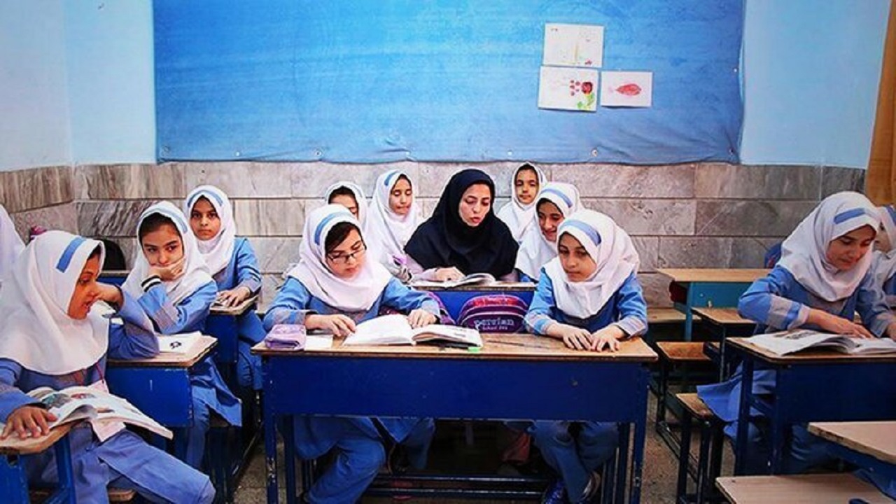 مدارس از مهر حضوری هستند