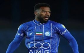 نازون هم قراردادش را با استقلال فسخ کرد