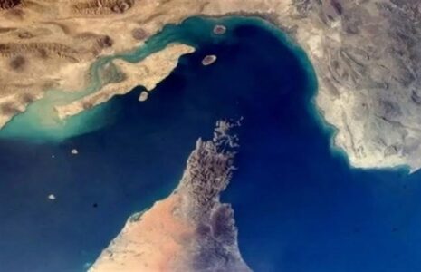 نیروی دریایی سپاه: تنگه هرمز بسته شد