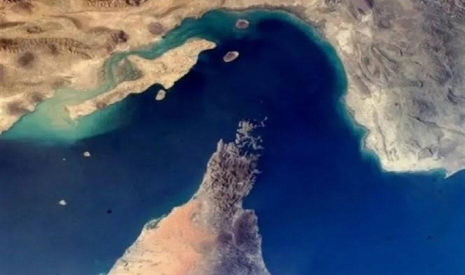 نیروی دریایی سپاه: تنگه هرمز بسته شد