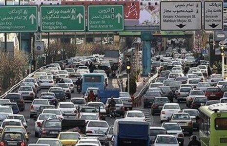 هشدار به رانندگان تهرانی / ترافیک در مسیرهای اصلی پایتخت سنگین شد