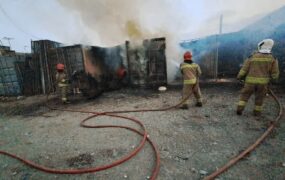 آتش‌سوزی گسترده در کارگاه چوبی شهرقدس مهار شد