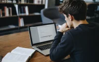 تحریم آزمون دولینگو برای ایرانیان