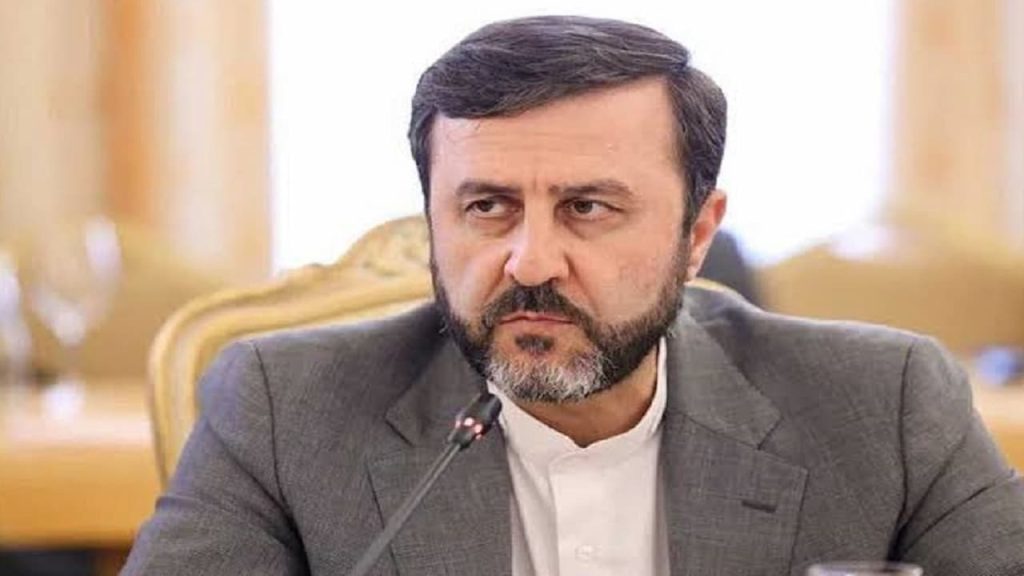 غریب‌آبادی وزیر خزانه داری آمریکا