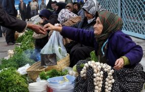 فقیرترها و روستاییان گران‌تر زندگی می‌کنند