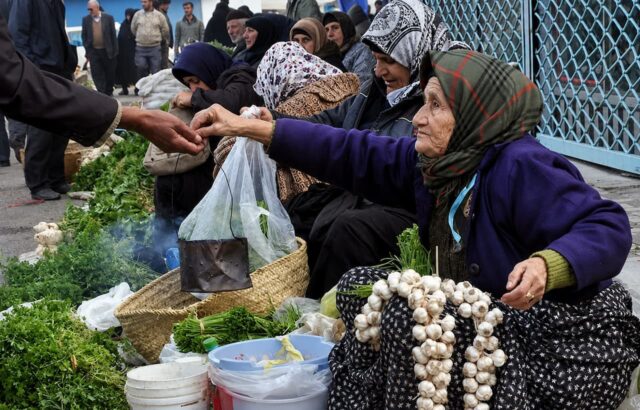 فقیرترها و روستاییان گران‌تر زندگی می‌کنند