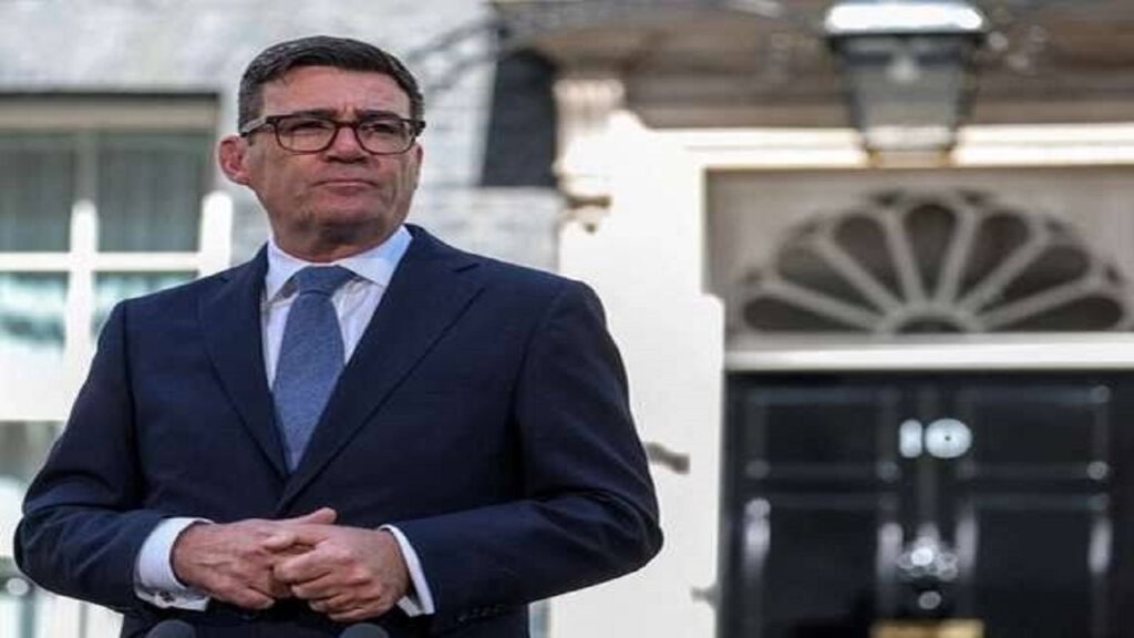 نخست‌وزیر انگلیس خواستار استعفای رئیس فیفا شد
