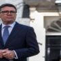 نخست‌وزیر انگلیس خواستار استعفای رئیس فیفا شد