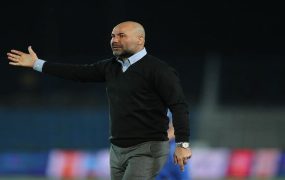 کوشکی با یک اخم نیمکت‌نشین شد