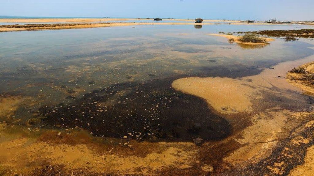 آلودگی نفتی سواحل هرمزگان
