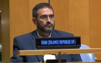 دیپلمات ایرانی که از پای سخنرانی ترامپ جم نخورد، کیست؟