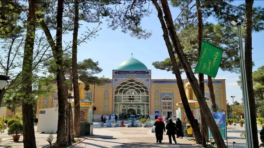 قبور میلیاردی در حرم امامزاده‌ها
