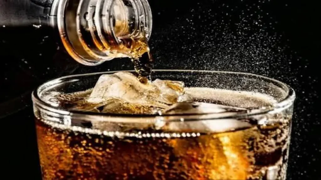 نوشابه شیرین با افزایش خطر سرطان معده