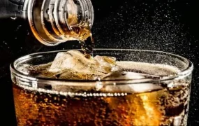 نوشابه شیرین با افزایش خطر سرطان معده
